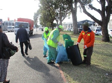 collecting litter 2